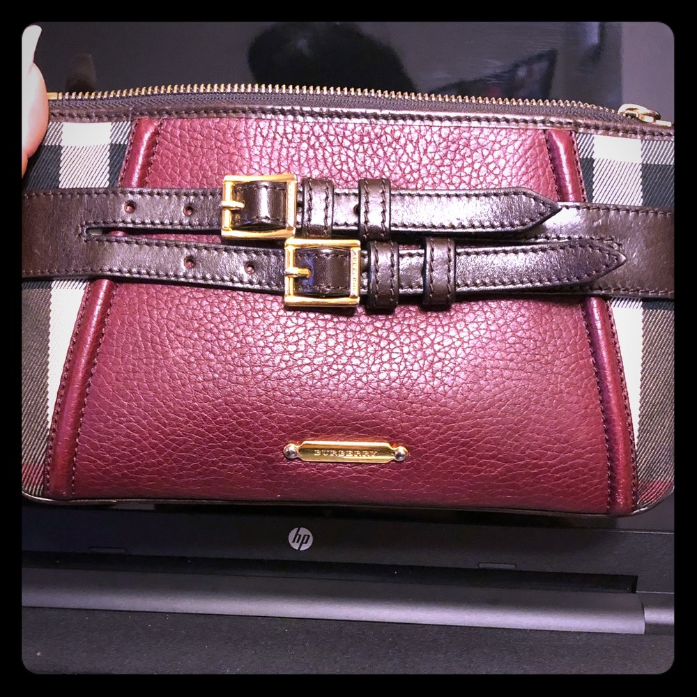 ‼️‼️NWOT• AUTHENTIC BURBERRY CROSSBODY CLUTCH‼️‼️